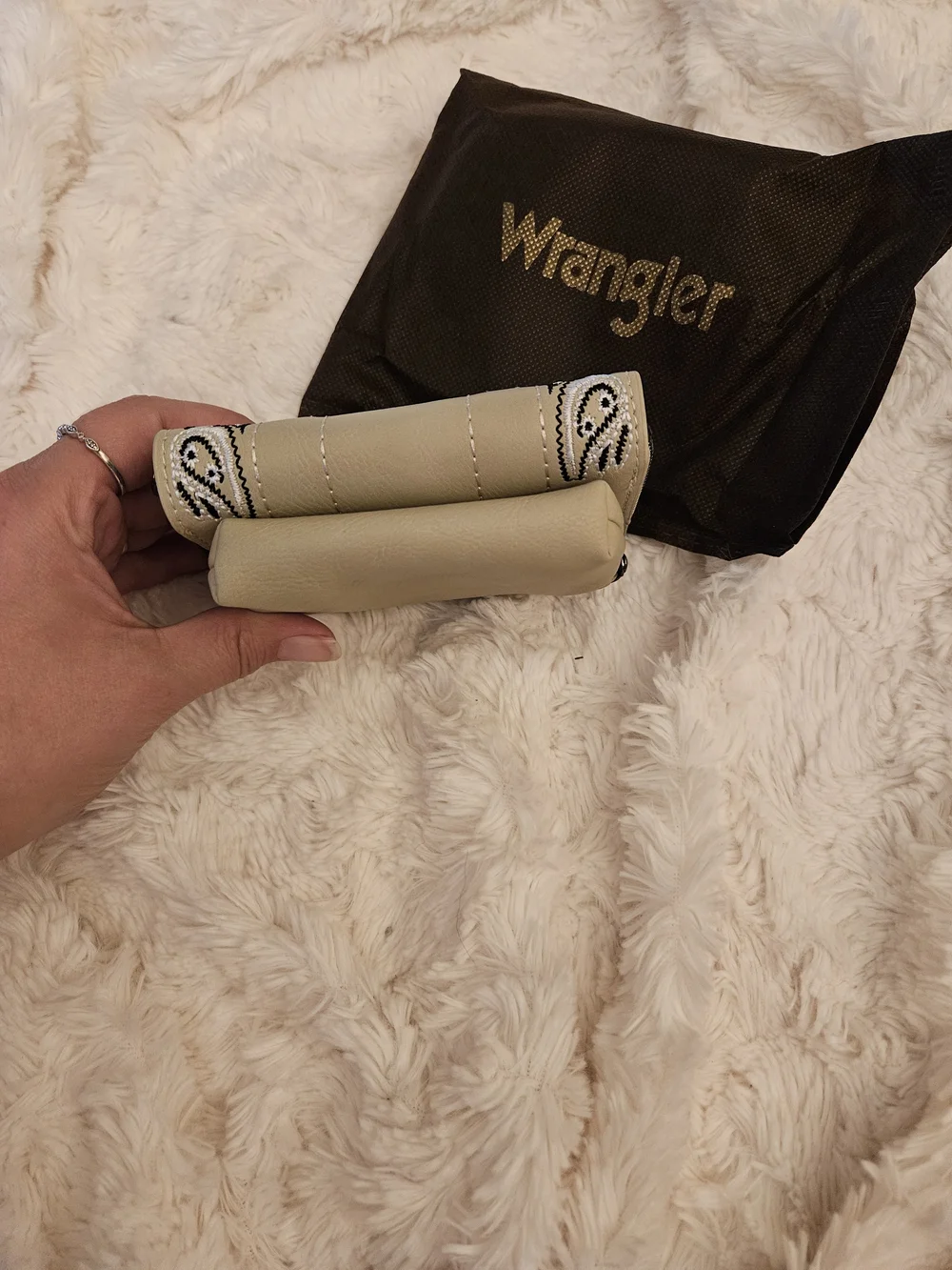 Wrangler✨️Beige Embroidered Women's Wallet